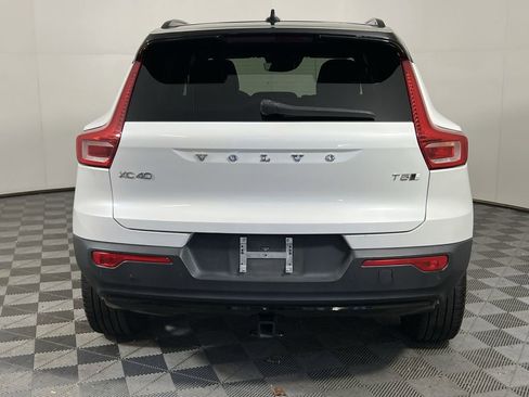 Used 2021 Volvo XC40 T5 R-Design w/ Advanced Package image 9
