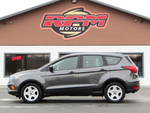 Used 2019 Ford Escape S image 4