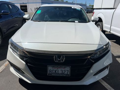 Used 2018 Honda Accord Sport image 2