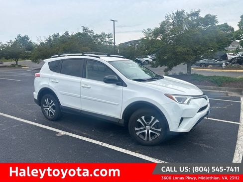 Used 2016 Toyota RAV4 LE AWD/4WD image 1