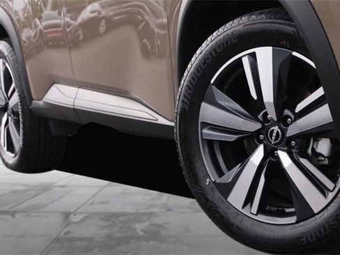 Certified 2024 Nissan Rogue SL w/ SL Premium Package image 3