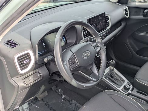 Certified 2025 Hyundai Venue Limited FWD image 13