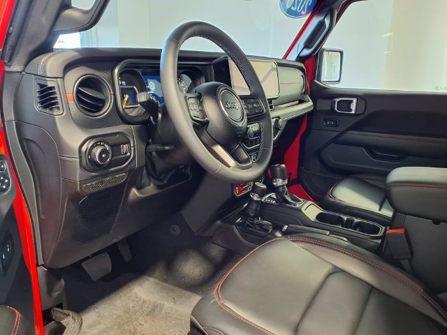 Used 2026 Jeep Wrangler Unlimited Rubicon AWD/4WD image 7