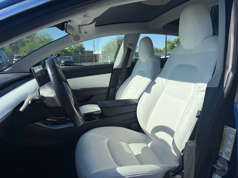 Used 2018 Tesla Model 3 image 12