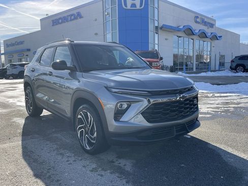 Used 2025 Chevrolet TrailBlazer RS w/ Convenience Package image 1