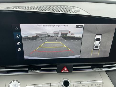 Certified 2024 Hyundai Elantra Limited image 17