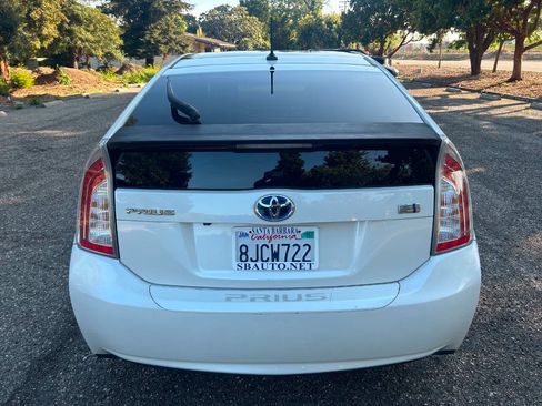 Used 2013 Toyota Prius Four w/ Deluxe Solar Roof Pkg FWD image 18