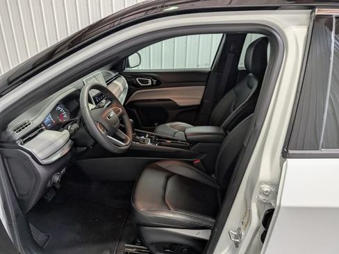 Used 2025 Jeep Compass Limited AWD/4WD image 14