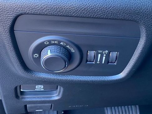 New 2025 Jeep Grand Cherokee Altitude AWD/4WD image 26