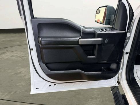 Used 2018 Ford F150 XLT w/ Equipment Group 302A Luxury AWD/4WD image 15