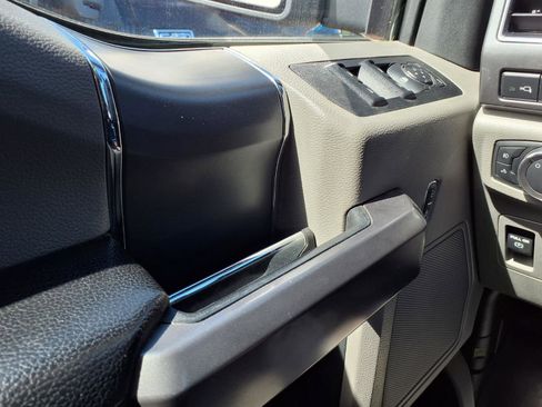 Used 2019 Ford F150 XLT w/ Equipment Group 302A Luxury AWD/4WD image 21
