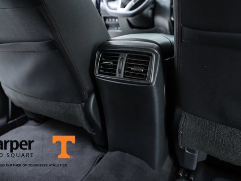 Used 2019 Nissan Rogue SV FWD image 38