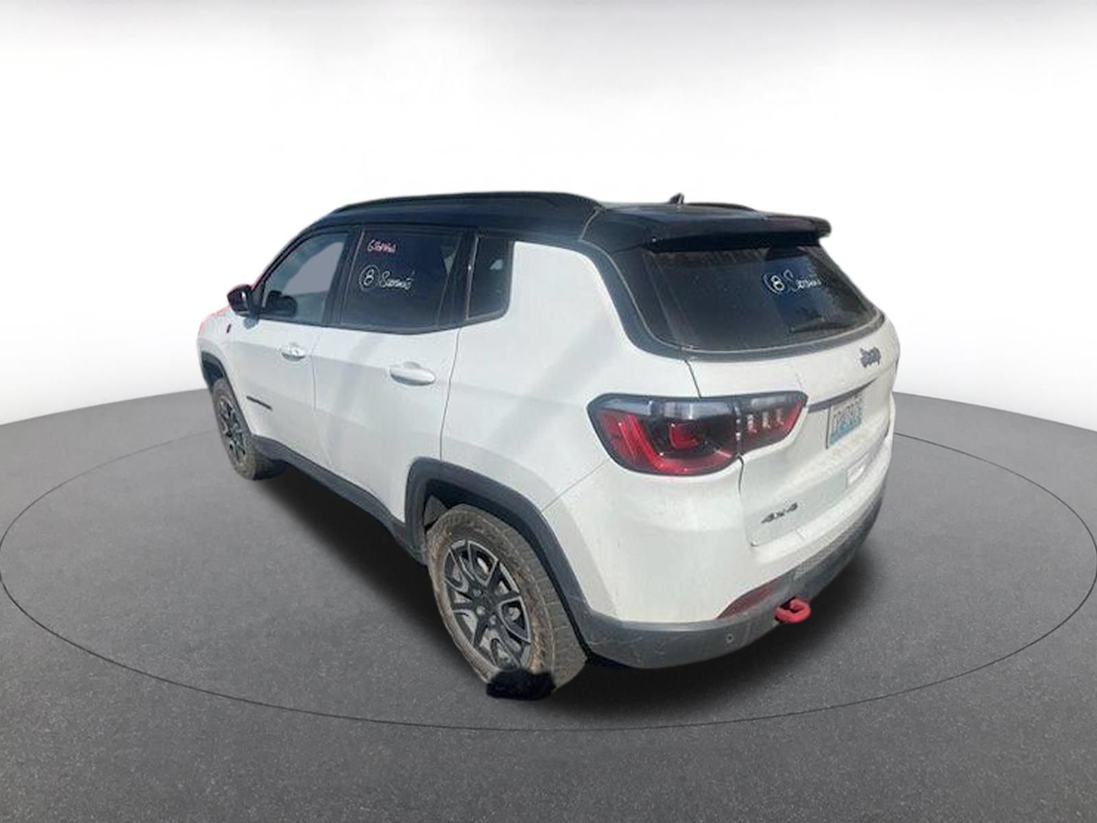 Used 2025 Jeep Compass Trailhawk AWD/4WD image 6