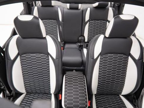 Used 2026 Jeep Gladiator Sport image 10