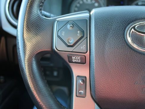 Used 2019 Toyota Tacoma TRD Off-Road image 28