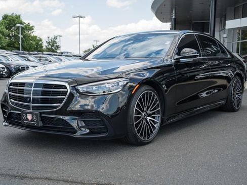 Certified 2022 Mercedes-Benz S 500 4MATIC w/ AMG Line Package image 3