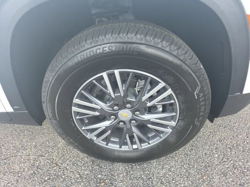 New 2026 Chevrolet Traverse LT w/ LPO, Floor Liner Package image 9