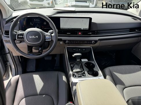 New 2026 Kia Carnival EX FWD image 12