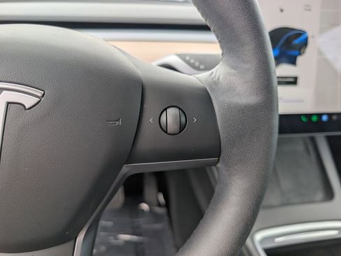 Used 2021 Tesla Model Y Long Range AWD/4WD image 24