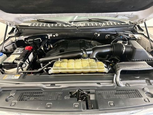 Used 2019 Ford Expedition Limited w/ Equipment Group 302A AWD/4WD image 37