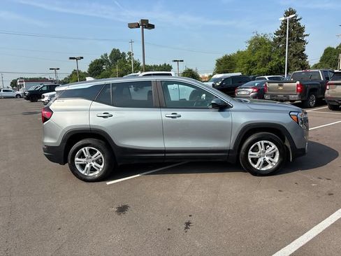 Used 2024 GMC Terrain SLE AWD/4WD image 29