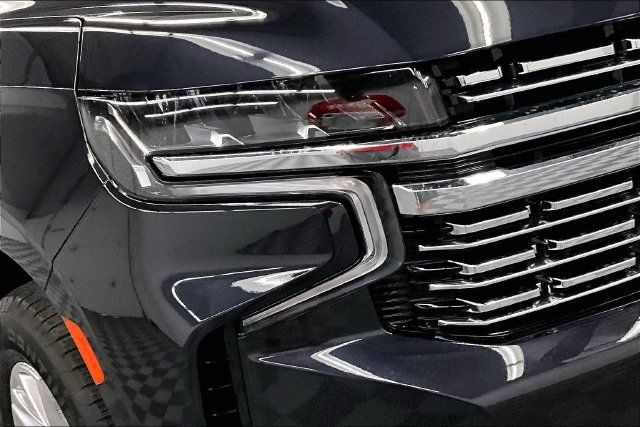 Used 2024 Chevrolet Suburban Premier AWD/4WD image 37