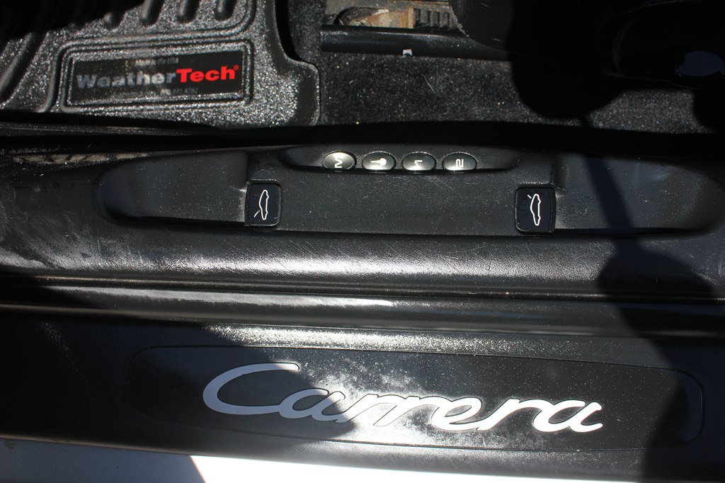 Used 2004 Porsche 911 Carrera RWD image 34
