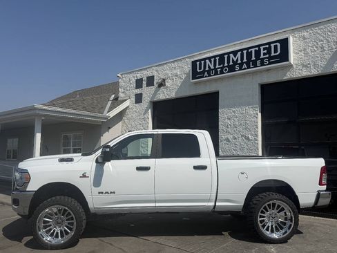 Used 2023 RAM 2500 Big Horn w/ Cold Weather Group AWD/4WD image 19