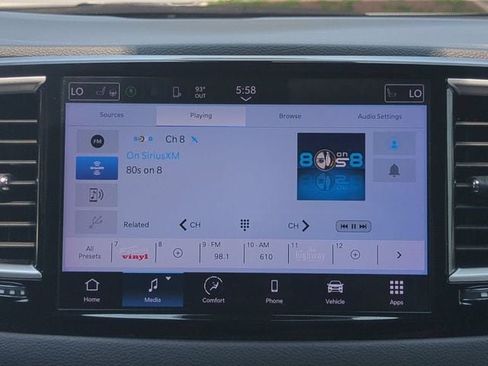 Used 2024 Chrysler Pacifica Touring-L FWD image 18