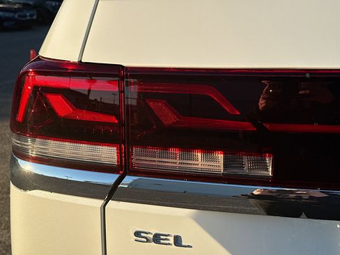 New 2026 Volkswagen Atlas SEL Premium R-Line image 10