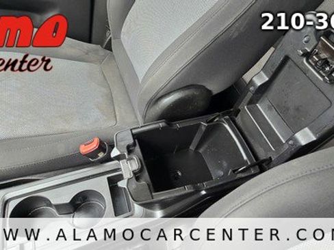 Used 2013 Chevrolet Captiva Sport LT image 38