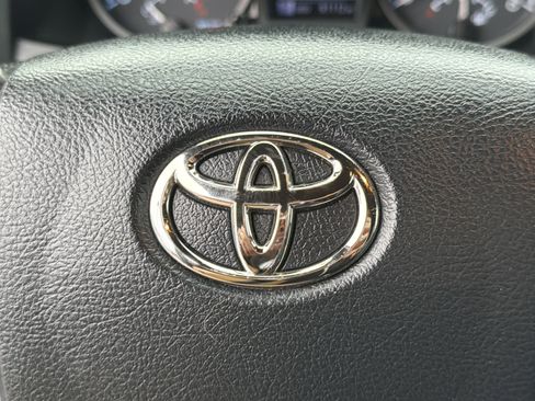 Used 2017 Toyota Tacoma TRD Sport image 25