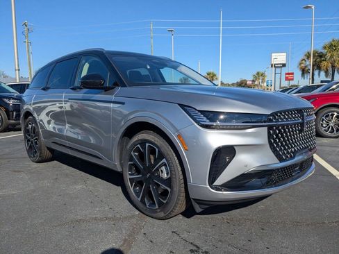 New 2026 Lincoln Nautilus Reserve AWD/4WD image 2