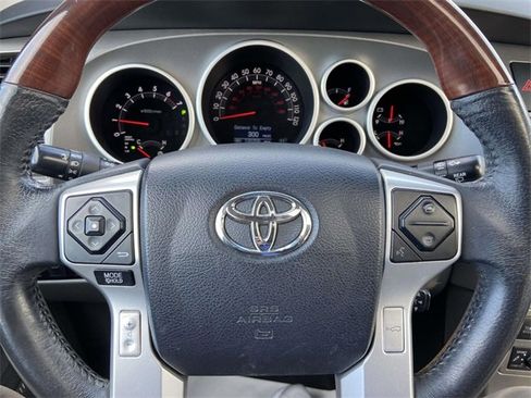 Used 2017 Toyota Sequoia Platinum image 32