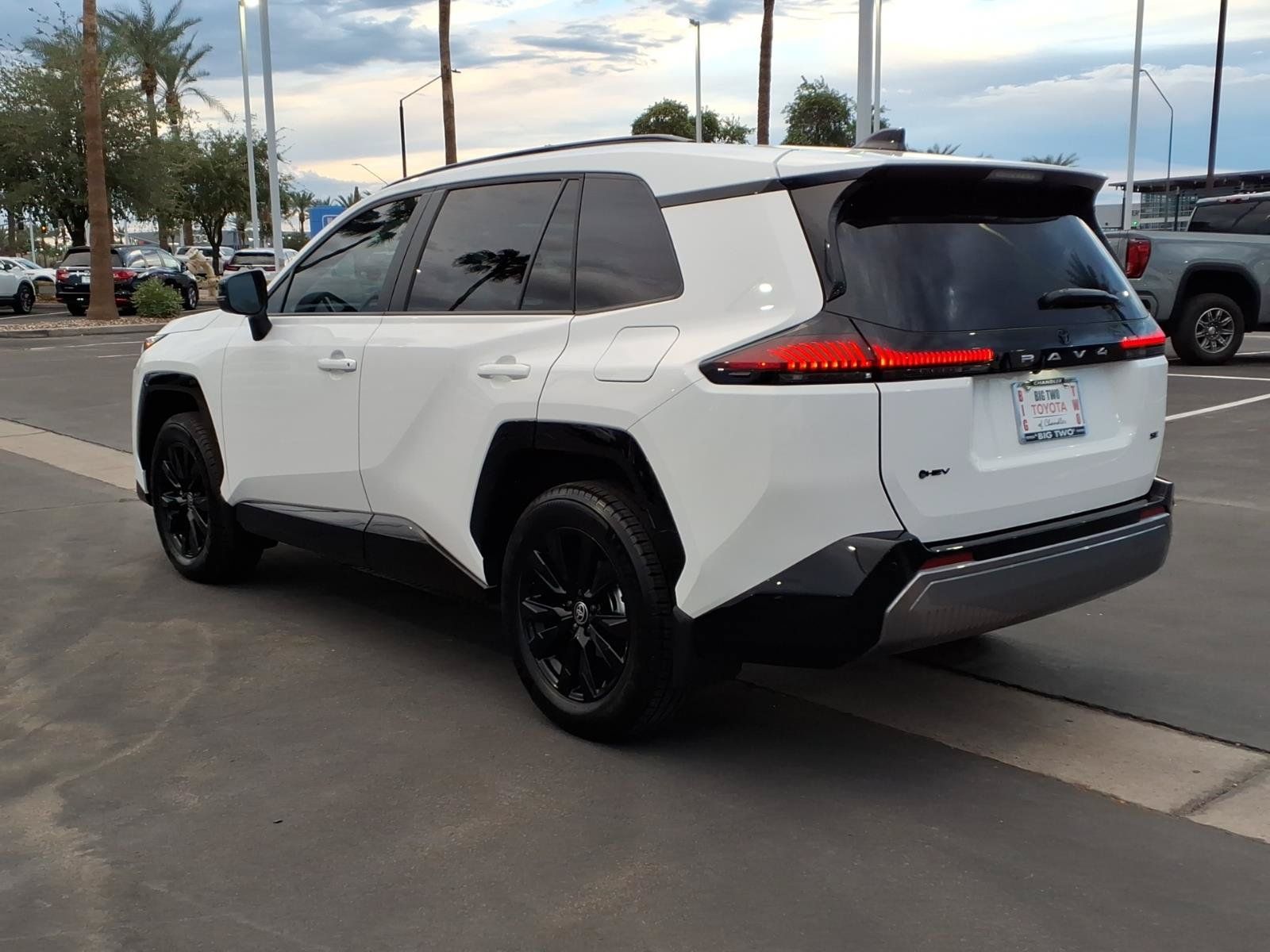 Used 2026 Toyota RAV4 SE w/ Convenience Package FWD image 6