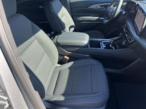 New 2026 Chevrolet Traverse LT image 15