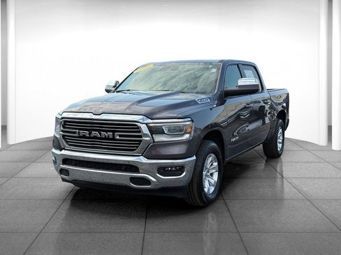 Used 2024 RAM 1500 Laramie AWD/4WD image 3