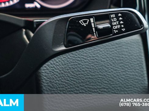 Used 2023 Porsche Cayenne Platinum Edition image 38