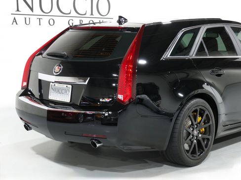 Used 2011 Cadillac CTS V image 49