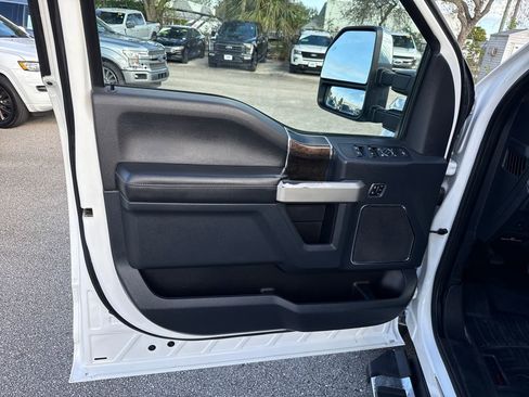 Used 2022 Ford F250 Lariat w/ Lariat Ultimate Package image 12