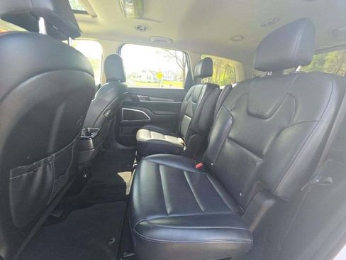 Used 2022 Kia Telluride S image 8