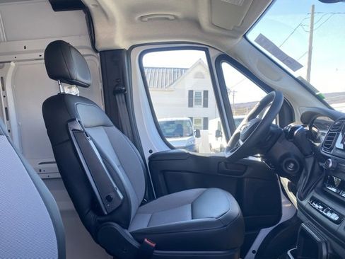 New 2026 RAM ProMaster 2500 w/ Convenience Group image 30