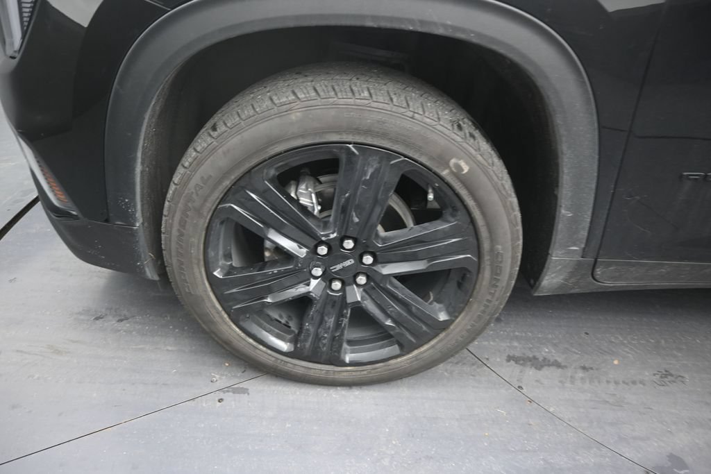 Used 2025 GMC Acadia Elevation w/ Elevation Premium Package FWD image 9