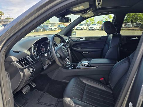 Used 2019 Mercedes-Benz GLE 400 4MATIC image 24