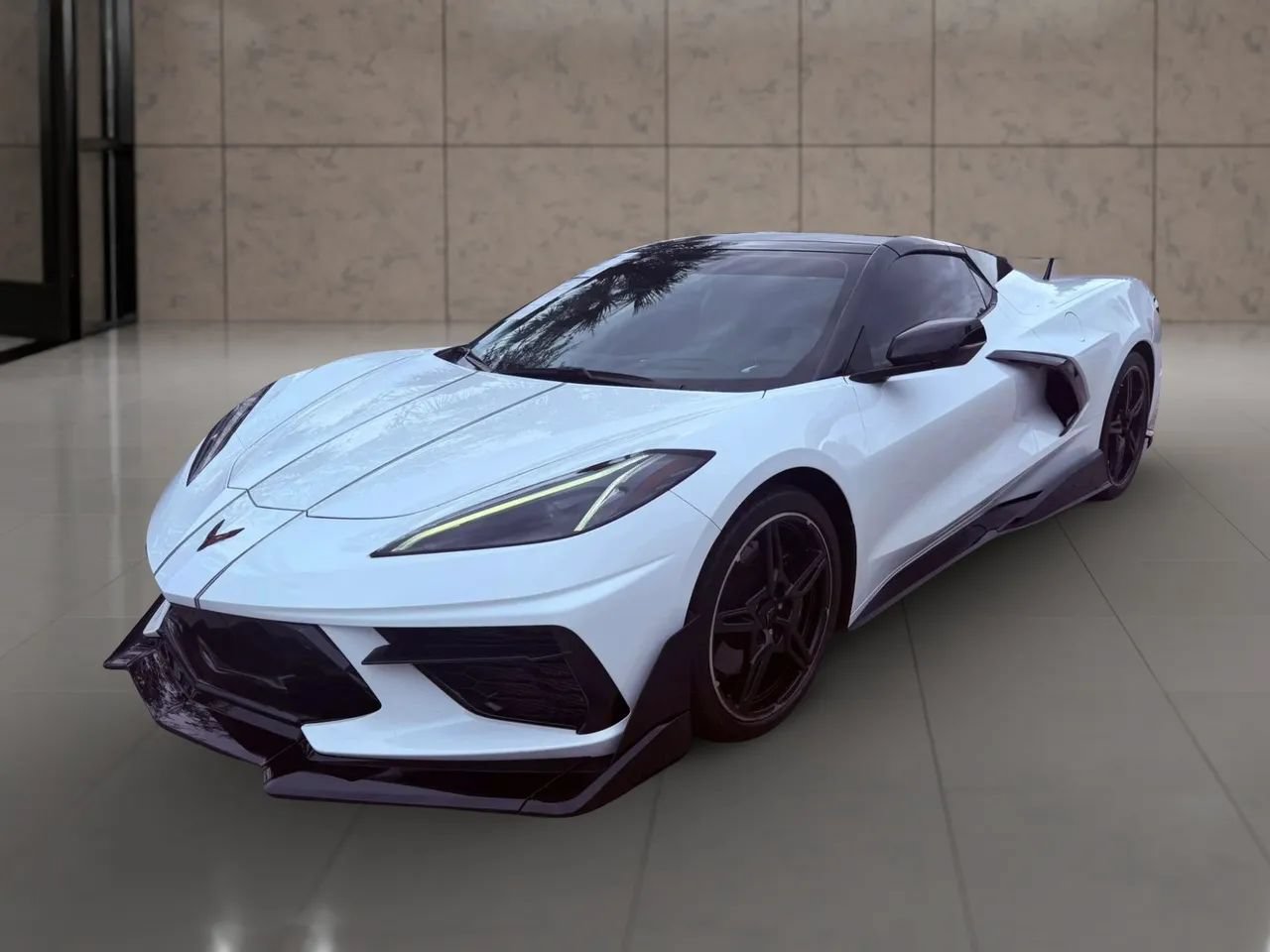 Used 2021 Chevrolet Corvette Stingray Premium Conv w/ Z51 Performance Package RWD image 3
