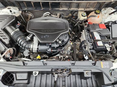 Used 2018 GMC Acadia Denali image 13