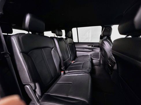 Used 2024 Jeep Wagoneer Series II w/ Flexible Seating Group RWD image 30