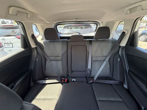Used 2025 Nissan Rogue SV FWD image 39