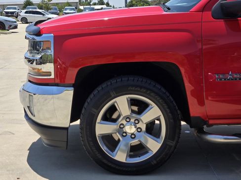 Used 2018 Chevrolet Silverado 1500 LT w/ Texas Edition RWD image 6