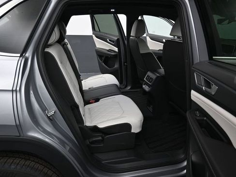 New 2026 Volkswagen Atlas Cross Sport SEL Premium R-Line AWD/4WD image 13